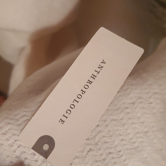 ANTHROPOLOGIE WRAP - Picture 8 of 8